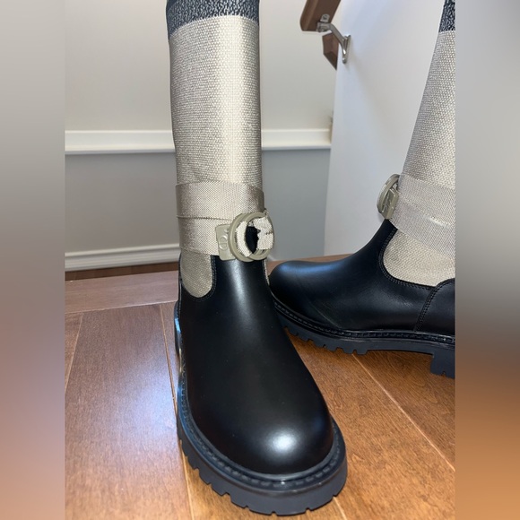 Dior Women's Black and Cream Winter Boots - Picture 4 of 15
